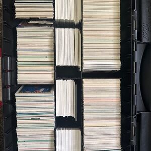 Bundle of random 100 sports cards (baseball, basketball, college sports)